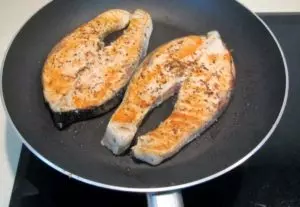 Сколько минут жарить рыбу на сковороде лосось
