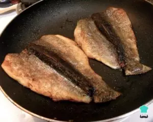 Как почистить и пожарить рыбу